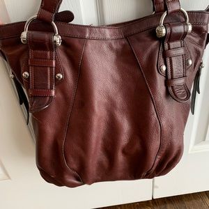 B Makowsky leather purse